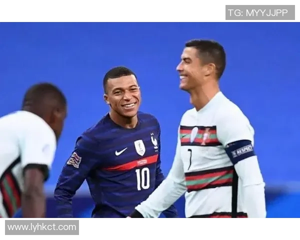 各大足球明星回头重返绿茵场再续辉煌岁月与激情对决 各大足球明星回头重返绿茵场再续辉煌岁月与激情对决