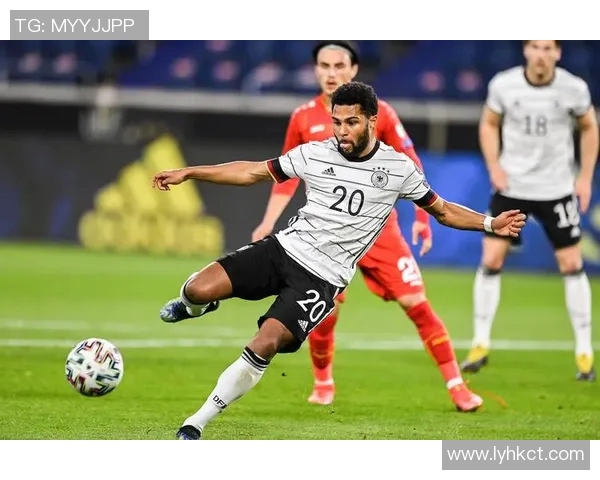 06年德国足球明星的辉煌岁月与传奇故事回顾 06年德国足球明星的辉煌岁月与传奇故事回顾