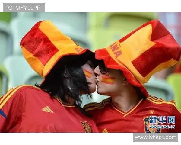 足球明星与妻子甜蜜接吻视频曝光浪漫瞬间引发网友热议与祝福 足球明星与妻子甜蜜接吻视频曝光浪漫瞬间引发网友热议与祝福